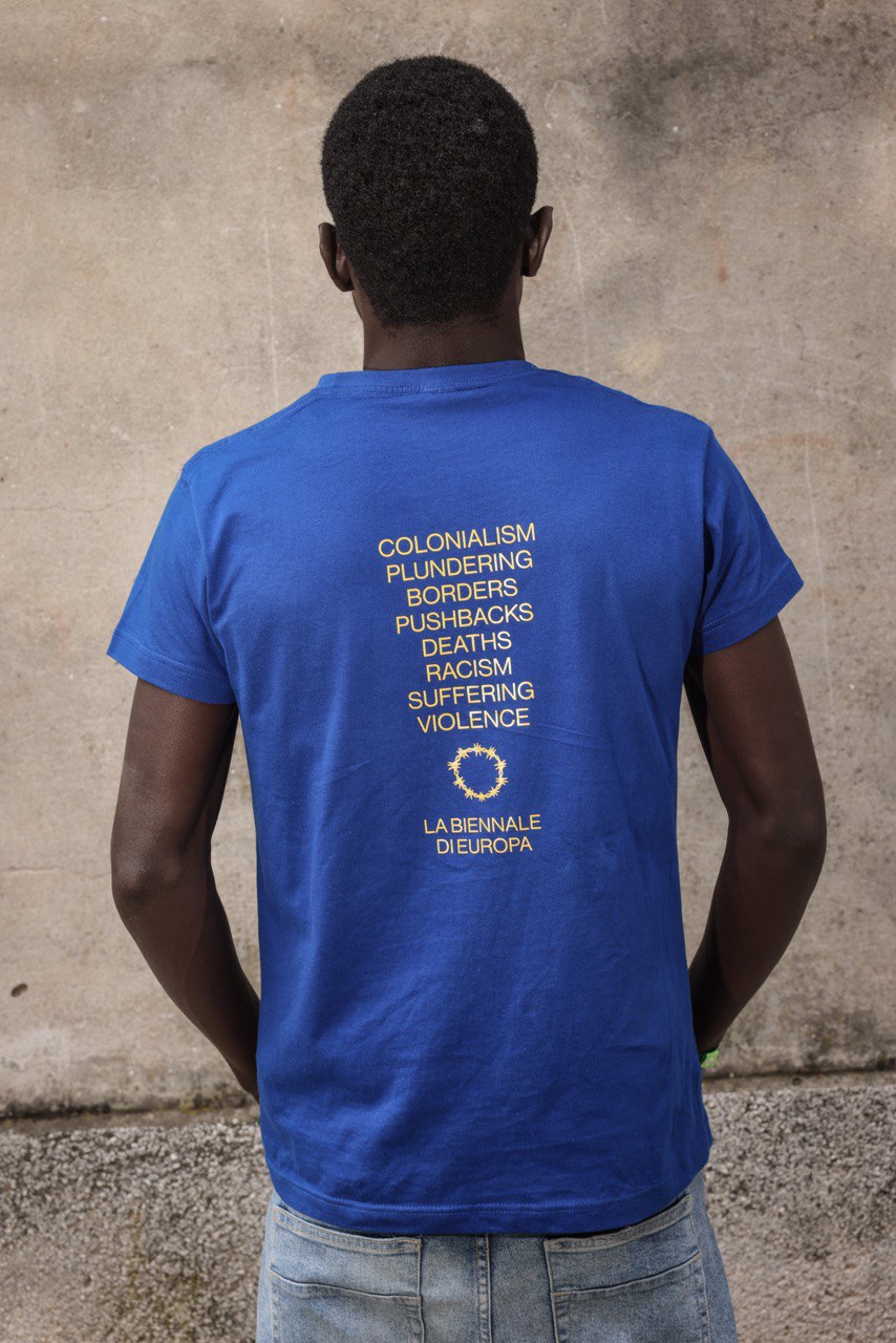 Camiseta Art of Hypocrisy